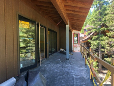Huge Exterior Deck Facing The Treehouses