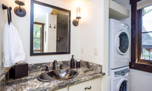 11 025 The Main Level Full Bath Includes A Washer And Dryer For Your Use