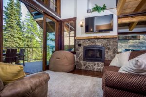 4 044 The Cozy Living Room Has Spectacular Views A High Def Tv And A Gorgeous Gas Fireplace