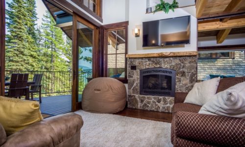 4 044 The Cozy Living Room Has Spectacular Views A High Def Tv And A Gorgeous Gas Fireplace